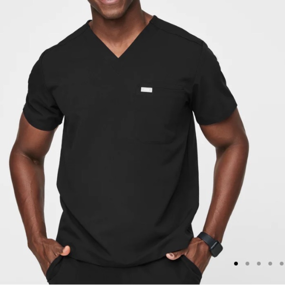 Figs black Leon Two-Pocket Scrub Top